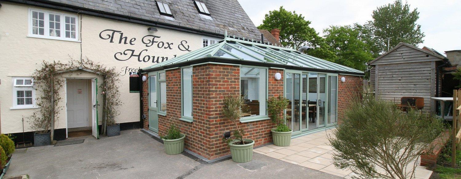 Отель The Fox & Hounds Фарингдон Экстерьер фото